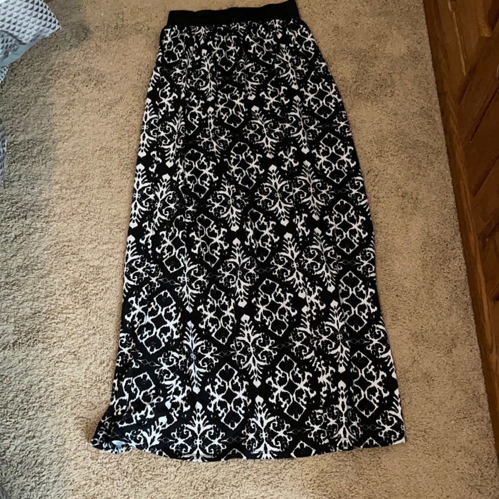Maxi skirt size small